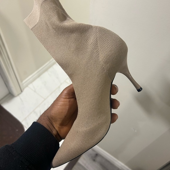 Zara Ladies Boot. - Picture 5 of 14